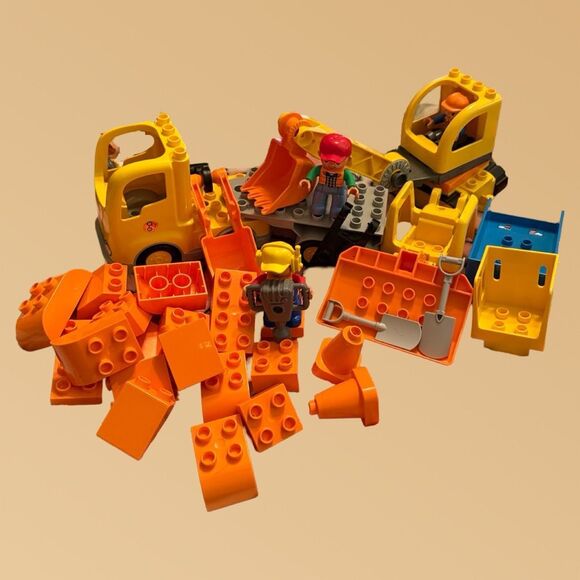 mega Bloks DUPLO Town Truck Tracked Excavator Dump Truck & Figures Construction - Picture 4 of 5